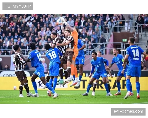 德甲新赛季备战：阵容调整与球员合同变动引发关注