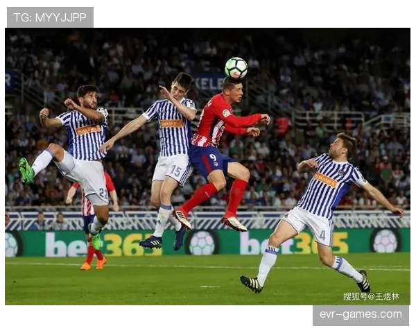 里尔状态回升,激烈比赛彰显球队默契与战术深度 里尔状态回升,激烈比赛彰显球队默契与战术深度