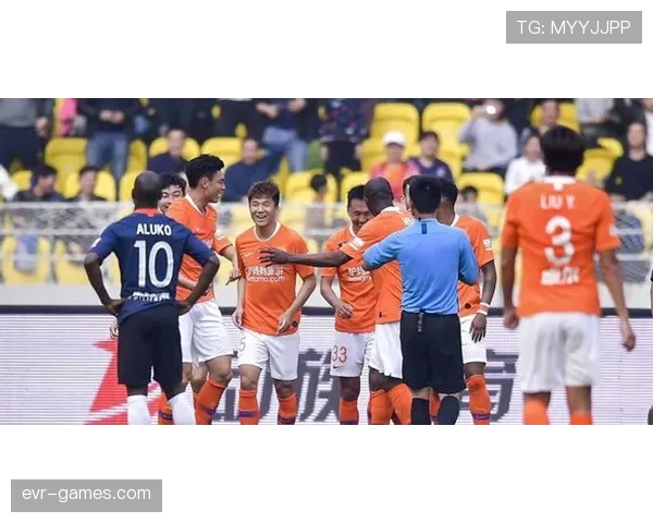 马奎尔全面技术闪耀赛场,助队斩获关键胜利 马奎尔全面技术闪耀赛场,助队斩获关键胜利