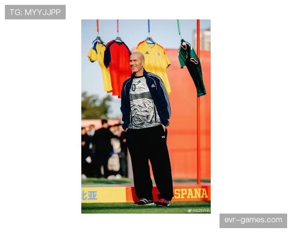 齐达内诠释中场组织艺术，引领现代足球新潮流