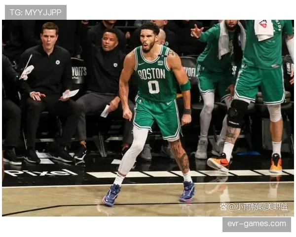 布兰登·罗伊突破创造得分机会明显优于队友有效拉开进攻空间